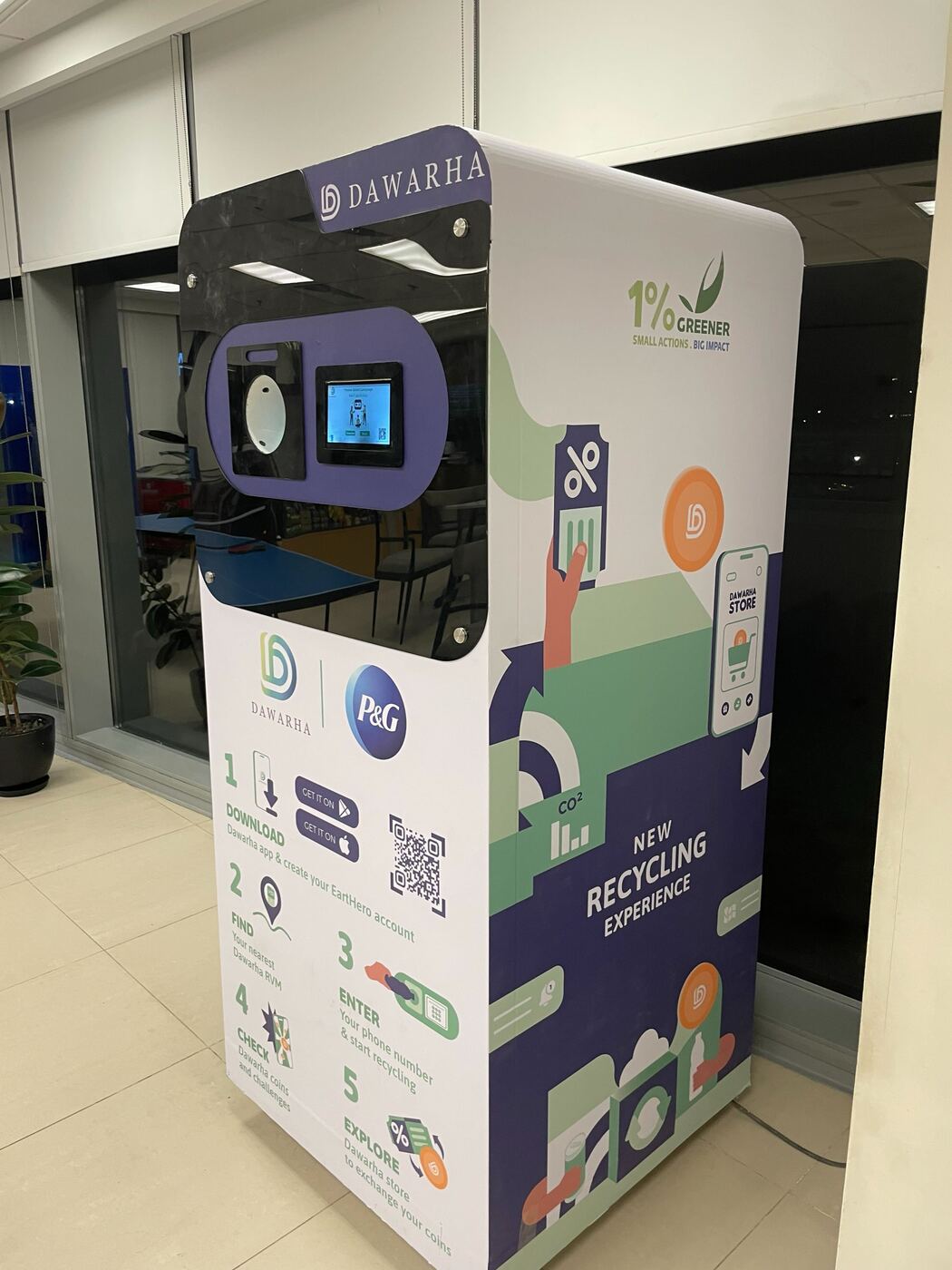 A P&G co-branded Dawarha machine carrying the 1% Greener campaign